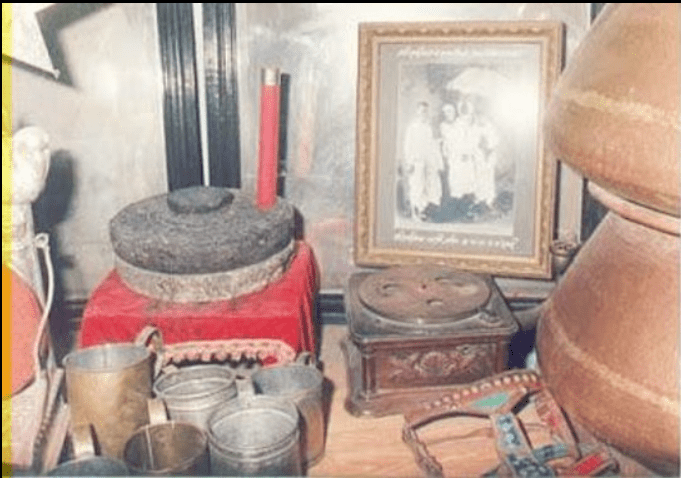 Dixit Wada Museum - Items used by Sai Baba 100 years ago
