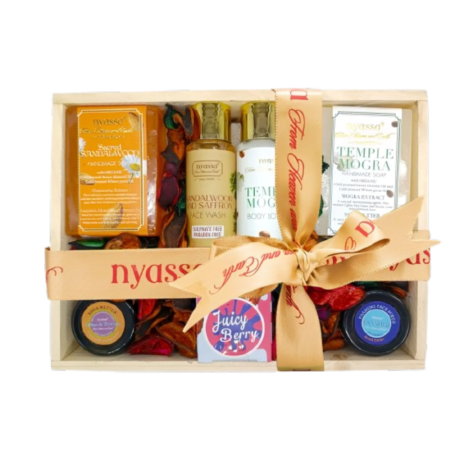 nyassa bath and body treat wooden gift set